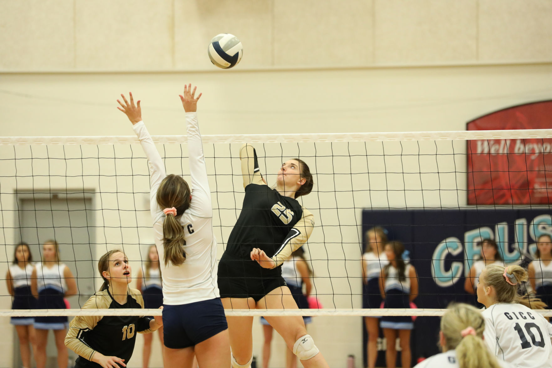 Outtakes_100419_ginwvball31_zlm.JPG